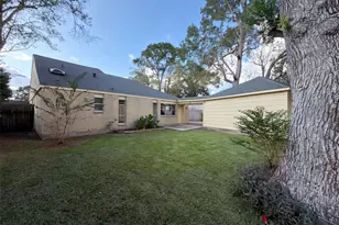 15803 Dunmoor Dr, Houston, TX 77059 - Photo 15