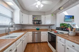 1426 Tiki Dr, Tiki Island, TX 77554 - Photo 7