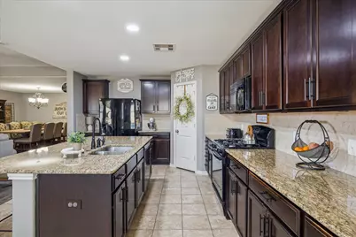 9710 Golden Cypress Drive, Rosharon, TX 77583 - Photo 9