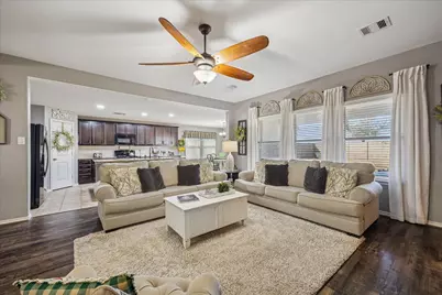 9710 Golden Cypress Drive, Rosharon, TX 77583 - Photo 5