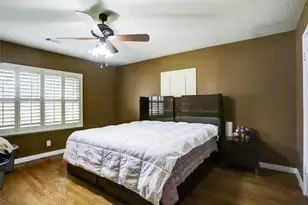 822 N Meyer St, Sealy, TX 77474 - Photo 11