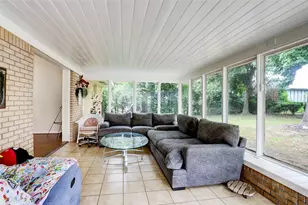 822 N Meyer St, Sealy, TX 77474 - Photo 3