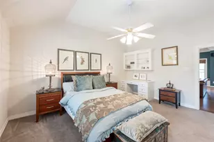 24 Village Oaks Ln, Houston, TX 77055 - Photo 25