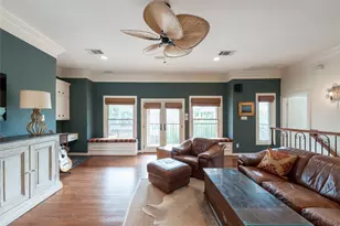 24 Village Oaks Ln, Houston, TX 77055 - Photo 21