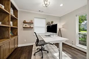 215 Greenpark Dr, Houston, TX 77079 - Photo 19