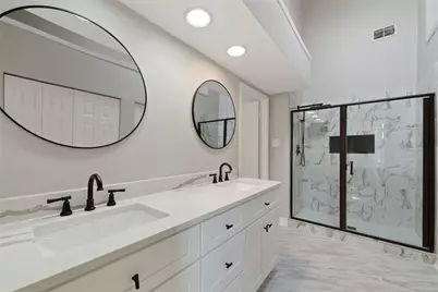 8818 Vinkins Road, Houston, TX 77071 - Photo 15