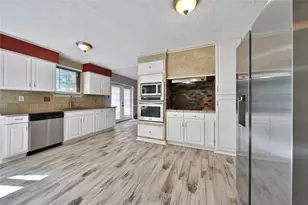 2006 Mermaid Ln, Houston, TX 77062 - Photo 11