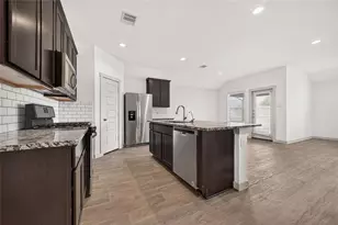 8043 Black Forest Ln, Rosharon, TX 77583 - Photo 11