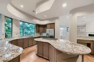 3 Hillside View Pl, The Woodlands, TX 77381 - Photo 7