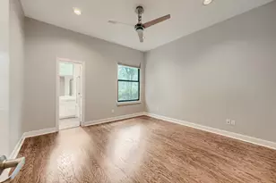 3 Hillside View Pl, The Woodlands, TX 77381 - Photo 11