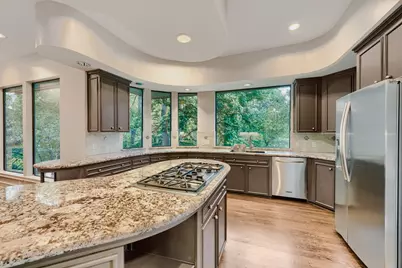 3 Hillside View Place, The Woodlands, TX 77381 - Photo 9