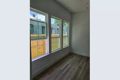 7900 Bowen Street #A-B, Houston, TX 77051 - Photo 9