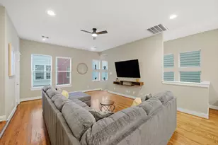 1036 W 24th St, Houston, TX 77008 - Photo 9