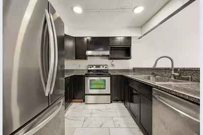 7092 Greenway Chase Street, Houston, TX 77072 - Photo 15