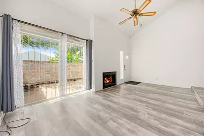 7092 Greenway Chase Street, Houston, TX 77072 - Photo 9