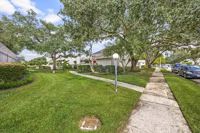 7092 Greenway Chase Street, Houston, TX 77072 - Photo 3