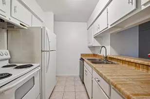 7200 Clarewood Dr, Houston, TX 77036 - Photo 9