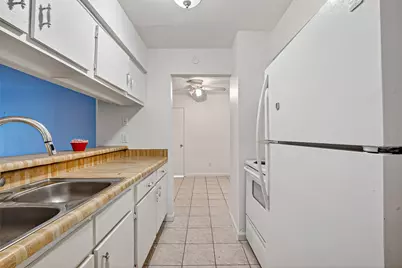 7200 Clarewood Drive #1904, Houston, TX 77036 - Photo 11