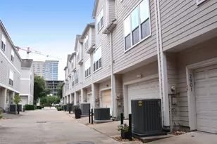 2905 W Dallas St, Houston, TX 77019 - Photo 13