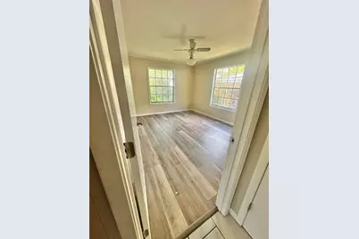 401 Walnut, Yoakum, TX 77995 - Photo 11