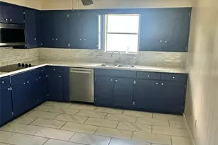 401 Walnut, Yoakum, TX 77995 - Photo 7