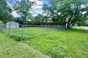 401 Walnut, Yoakum, TX 77995 - Photo 19