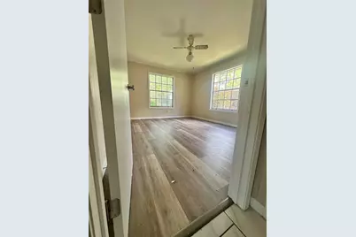 401 Walnut, Yoakum, TX 77995 - Photo 13