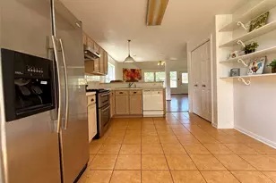 805 N Belle Dr, Angleton, TX 77515 - Photo 5