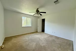 805 N Belle Dr, Angleton, TX 77515 - Photo 11