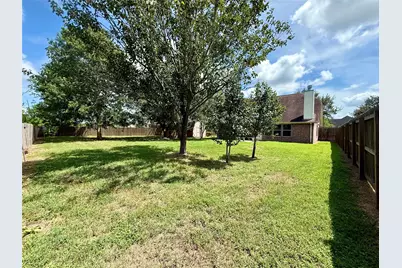 805 N Belle Drive, Angleton, TX 77515 - Photo 17