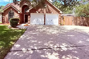 805 N Belle Dr, Angleton, TX 77515 - Photo 1