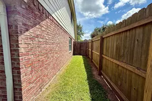 805 N Belle Dr, Angleton, TX 77515 - Photo 15