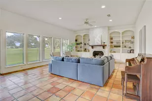 44 Crestwood Cir, Sugar Land, TX 77478 - Photo 5