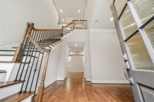 10902 Grove Tree Ln, Houston, TX 77043 - Photo 11