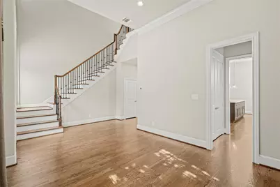 10902 Grove Tree Lane, Houston, TX 77043 - Photo 9