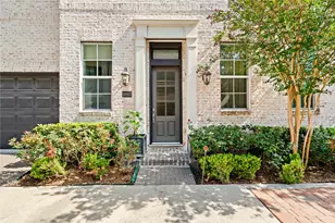 10902 Grove Tree Ln, Houston, TX 77043 - Photo 7