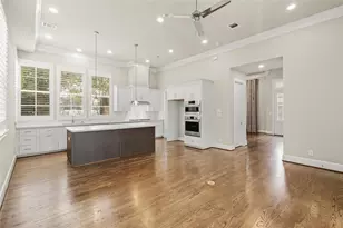 10902 Grove Tree Ln, Houston, TX 77043 - Photo 19