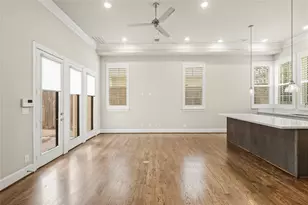 10902 Grove Tree Ln, Houston, TX 77043 - Photo 17