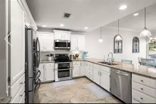 99 April Wind Dr N, Conroe, TX 77356 - Photo 5