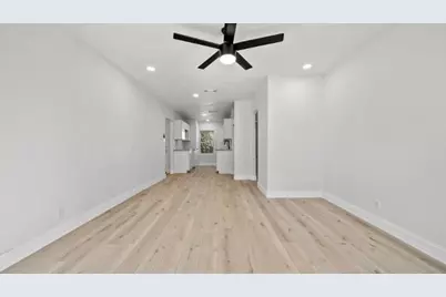 900 Largo Street, Baytown, TX 77520 - Photo 3