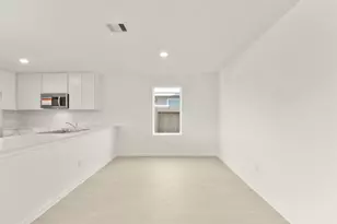 12403 Mountain Daisy Rd, Houston, TX 77038 - Photo 11