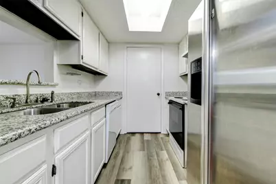 3915 Tanglewilde Street #3915, Houston, TX 77063 - Photo 5