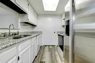 3915 Tanglewilde St, Houston, TX 77063 - Photo 5