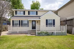 838 E 29th St, Houston, TX 77009 - Photo 1