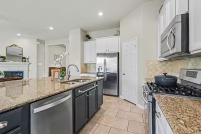 27006 Cliff Pointe Lane, Katy, TX 77494 - Photo 13