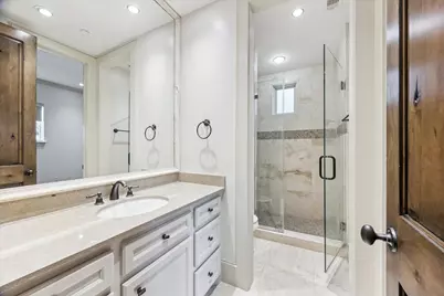 5214 Calle Cordoba Place, Houston, TX 77007 - Photo 31