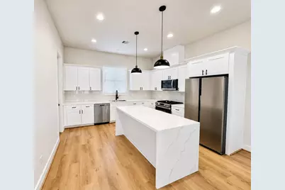 1809 Brooks Street, Houston, TX 77026 - Photo 3