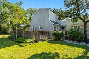 71 Hideaway Dr, Friendswood, TX 77546 - Photo 5