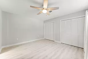 71 Hideaway Dr, Friendswood, TX 77546 - Photo 17
