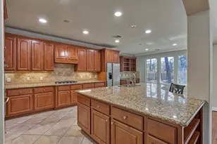 34 Pawprint Pl, The Woodlands, TX 77382 - Photo 9